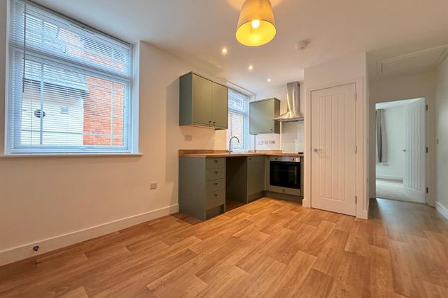 Flat 3, The Church, New Cut, Cullompton photo 3