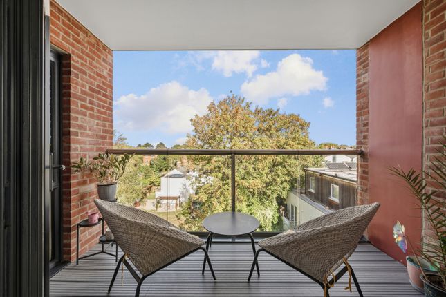 Flat 13, Kappa Court, 6, Etwell Place, Surbiton photo 2