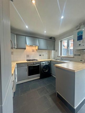 2, Deene Close, Grimsby photo 4