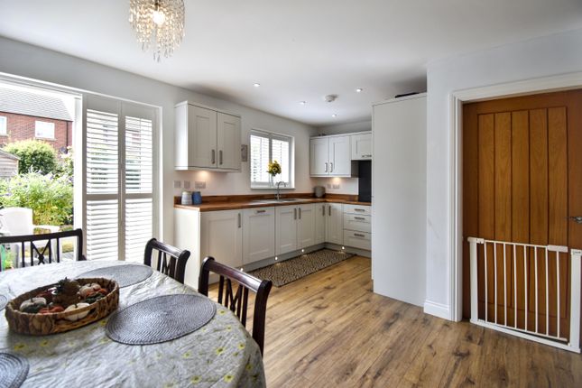 8, Gibson Way, Louth photo 2