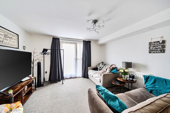 Flat 15, Ian Macdonald Court, Wallington photo 4