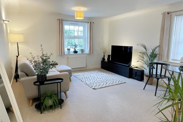 Flat for sale in Andover Road, Newbury