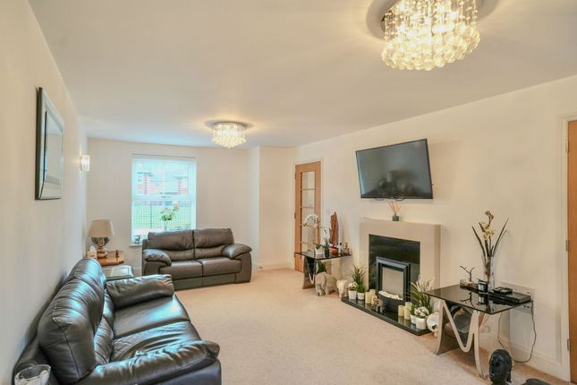 18 Randall Crescent, Cromer photo 3