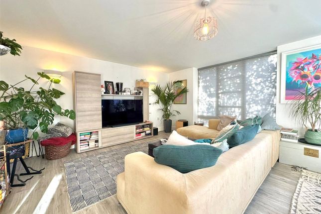 Flat 1, The Barbican,, East Street, Surrey photo 4