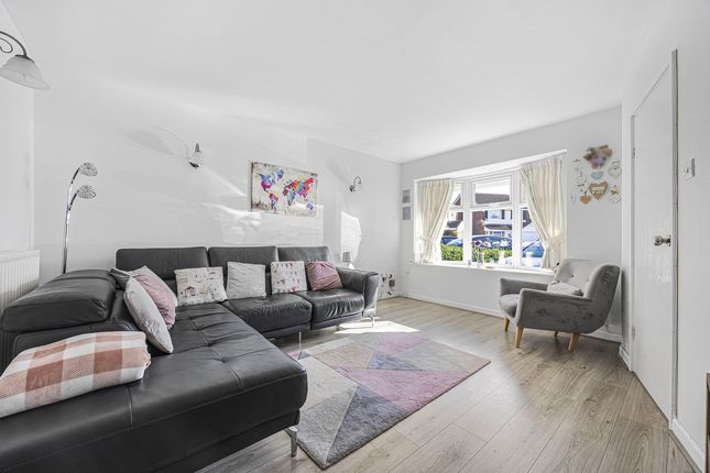 17, Mitchell Way, Reading photo 2