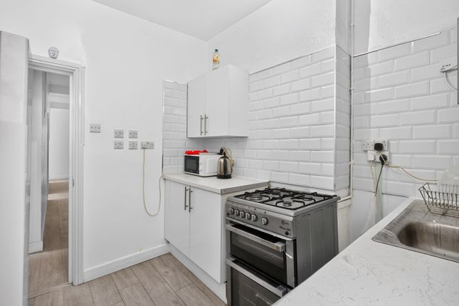 Second Floor Flat,, 50, Stoke Newington Road, London photo 2