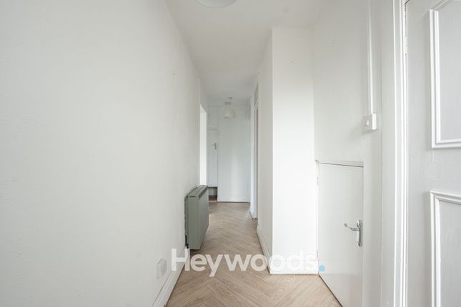 Flat, 1 Tulip Grove, Newcastle photo 4