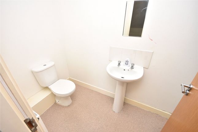 Flat for sale in 12 Hunters Court, Hunters Way, Leeds, West Yorkshire