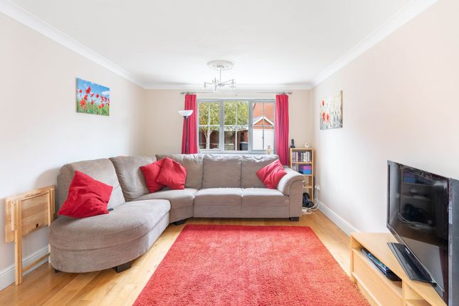 12 Chantry Close, Cambridge photo 3