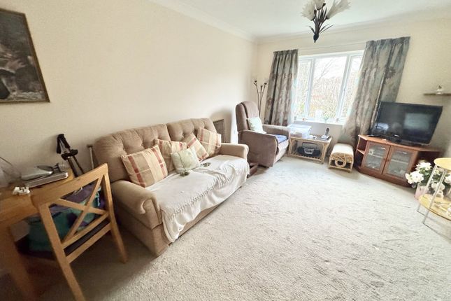 Flat 17, Grace Darling House, 9 Vallis Close, Poole photo 2