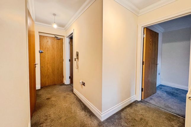 Flat 1, 1, Southend Road, Hockley photo 4