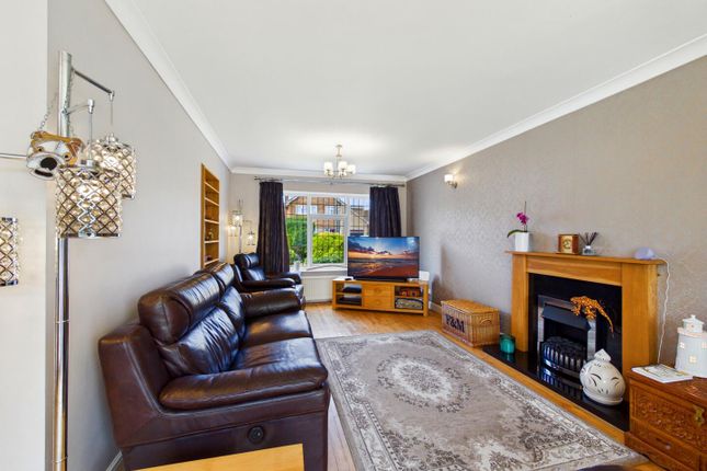 13, Chiltern Drive, Pontefract photo 2