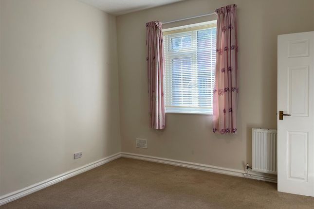 Flat to rent in Moor Lane, Irton, Scarborough