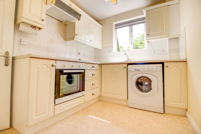 99 Barnum Court, Swindon photo 4