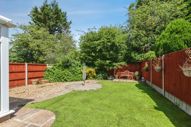 4, Beaufort Crescent, Bristol photo 2