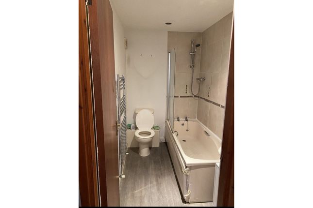 Flat for sale in Mcallister Court, Stirling
