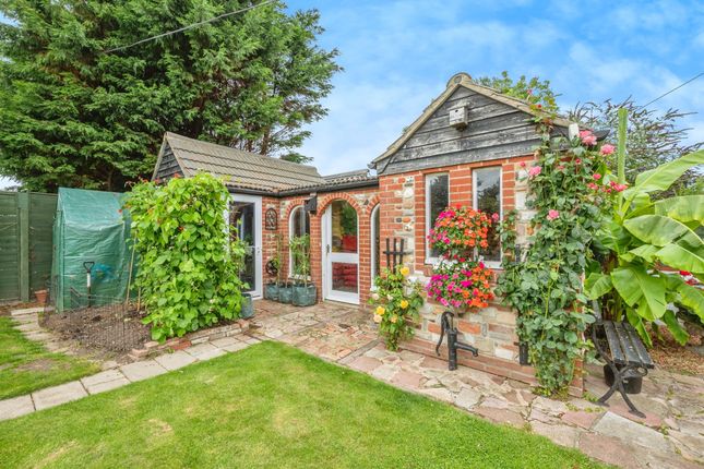 Holly Cottage, 40, Sunset Walk, Norwich photo 4