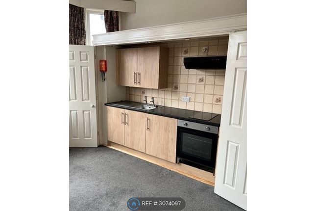 Flat, Talbot St, Southport photo 2