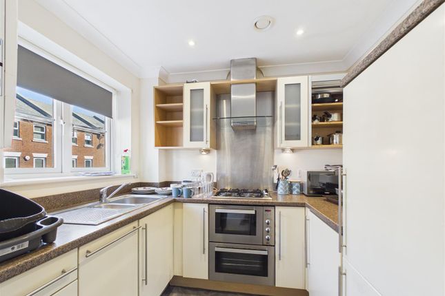 59 Brookbank Close, Cheltenham photo 4