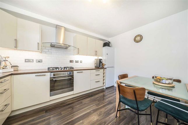 38, Hainton Close, London photo 3