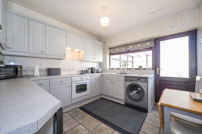 14 Manor Avenue, Newton-Le-Willows photo 4