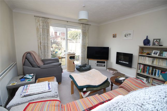 41, Doe Copse Way, New Milton photo 3
