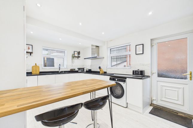 15 Palmer Crescent, Nottingham photo 4