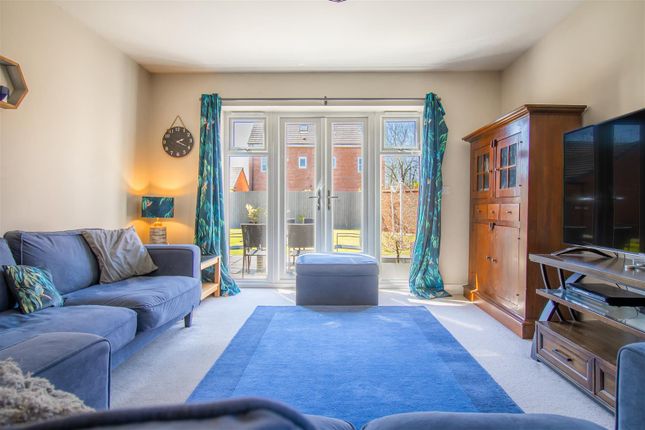 19, Swift Gardens, Southam photo 4