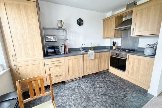 38 Meadow Bank, Neath photo 3
