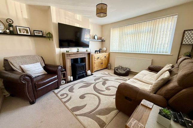 21, Chapterhouse Road, Luton photo 2