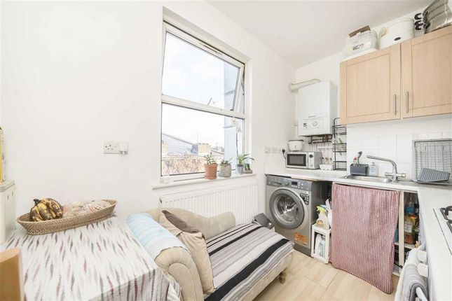 161, Askew Road, London photo 2