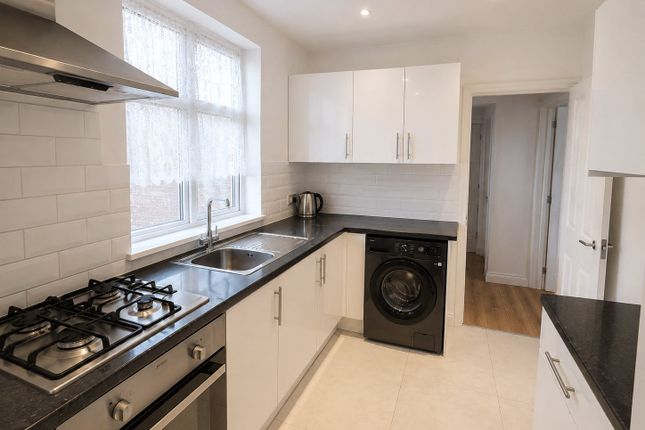 28, St Anselms Road, Greater London photo 3