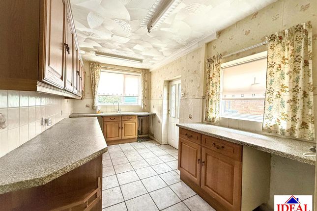 31, Beaumont Avenue, Woodlands, Doncaster photo 2