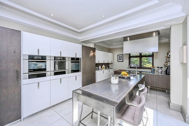 2, Garth Drive, Liverpool photo 4