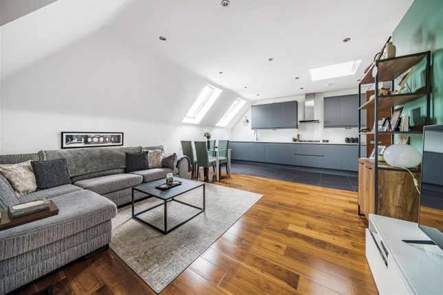 Flat for sale in 143 Hayes Lane, Hayes