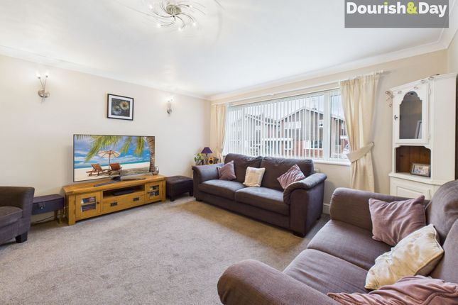 17 Chestnut Close, Stafford photo 2