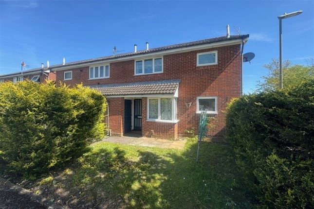 Semi-detached house to rent in Byron Road, Boyatt Wood