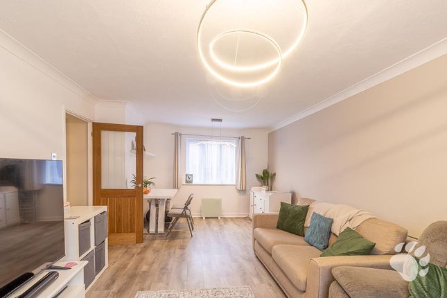 136, Copperfields, Basildon photo 2