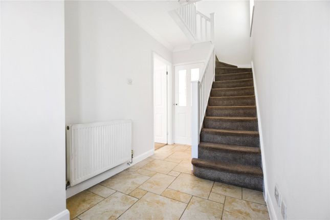 22, Wood Close, Kent photo 4