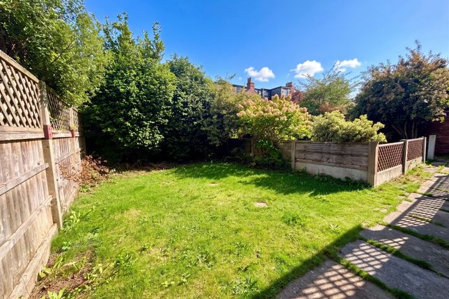 24, Hawthorn Road, Hale photo 4