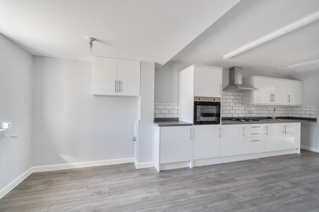 22, Gassons Road, Lechlade photo 5