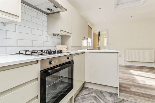 102B,, Chaldon Road, Surrey photo 2