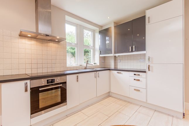 Detached house to rent in Headington Road, Oxford