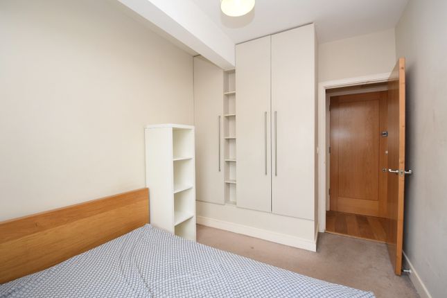 Flat to rent in Cunningham Park, Harrow, Greater London