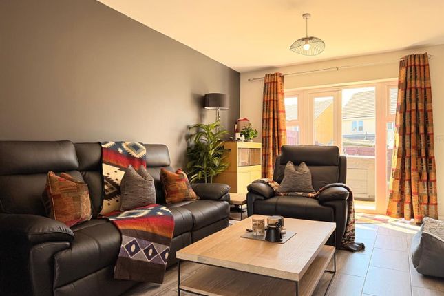 18, Ffordd Maes Gwilym, Kidwelly photo 2