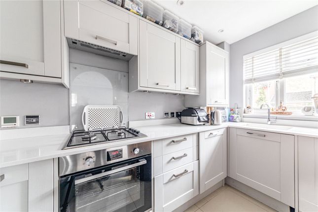 47, Eyston Drive, Surrey photo 3