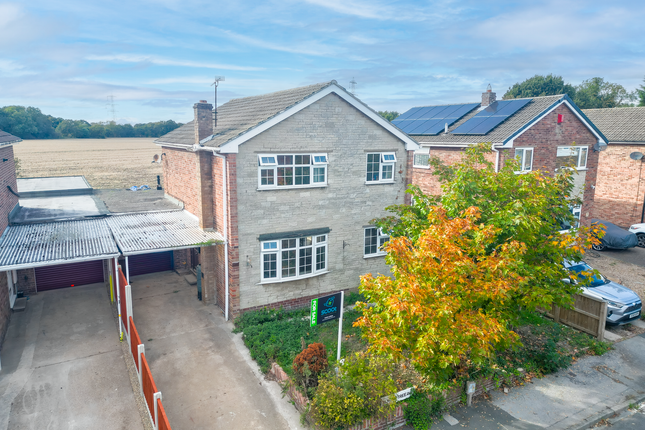 35, Almond Tree Avenue, Carlton, North Yorkshire, DN14 9QR, Carlton photo 2