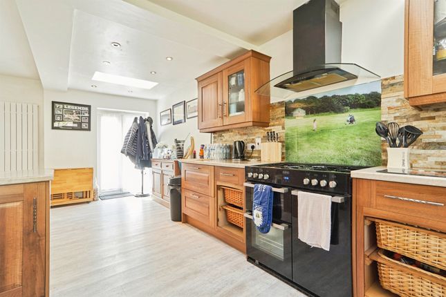 27, Braithwaite Edge Road, Keighley photo 3