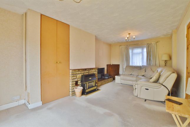108, Waterbeach Road, Slough photo 2