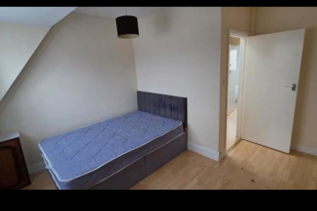 10a, Sipson Road, West Drayton photo 5